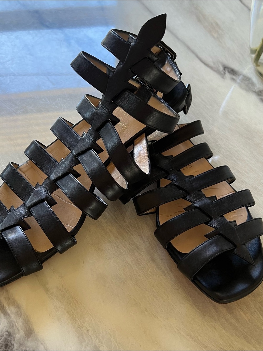 Christian Louboutin Neronna Cage Flat Sandals - Picture 4 of 13